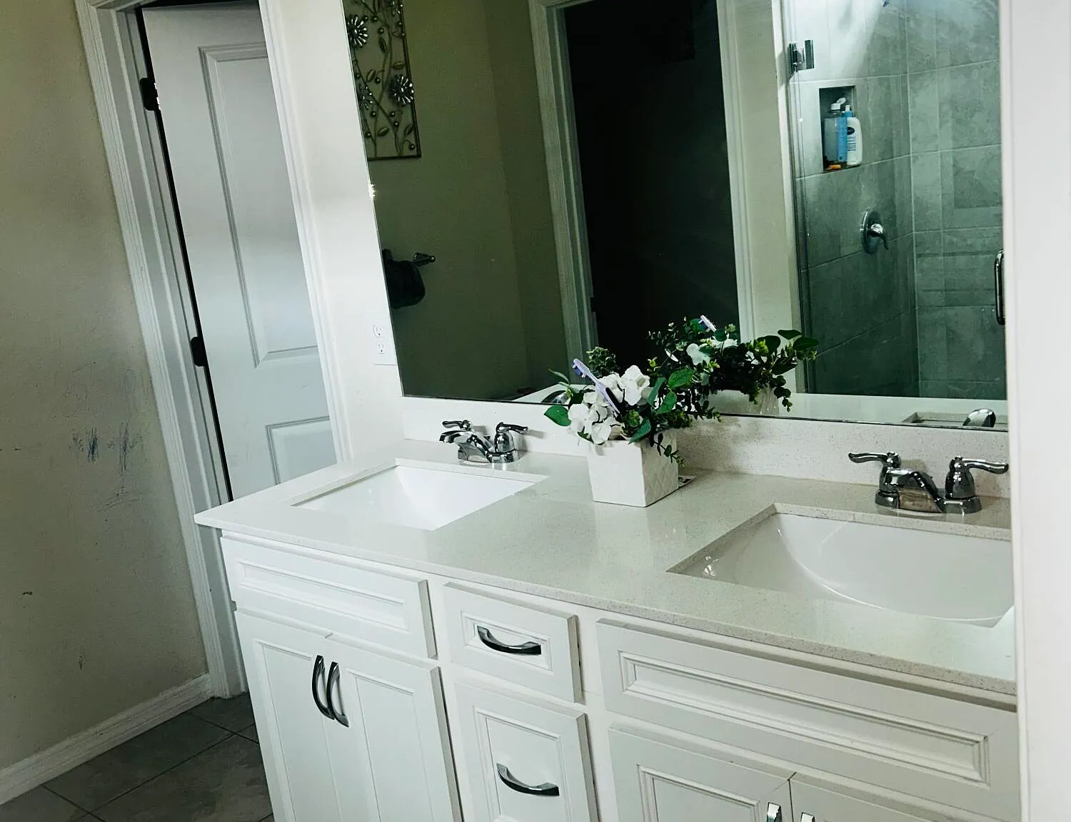 4 bed, 2.0 bath, 1849 sqft, $3,000 — Photo 3