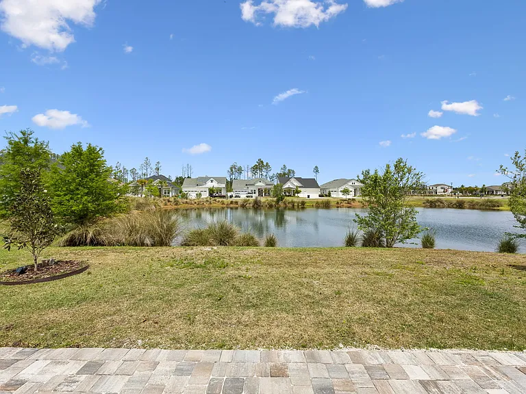 351 Sawgrass Dr — Photo 41