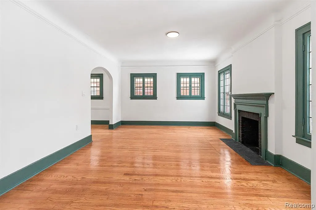 3 bed, 1.5 bath, 1646 sqft, $1,795 — Photo 4