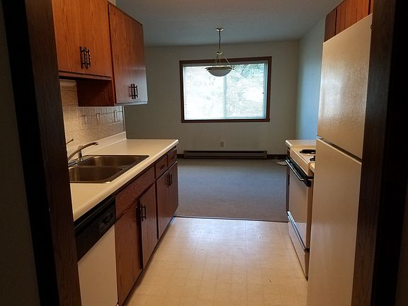 4th image of 101 University Dr S #102