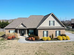 1130 Brighton Dr, Alcoa, TN 37701
