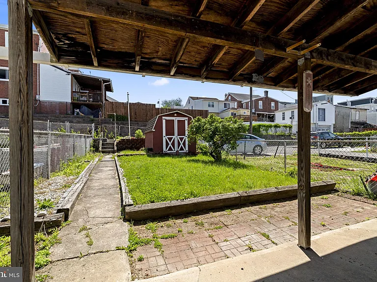 106 W 5th St — Photo 22