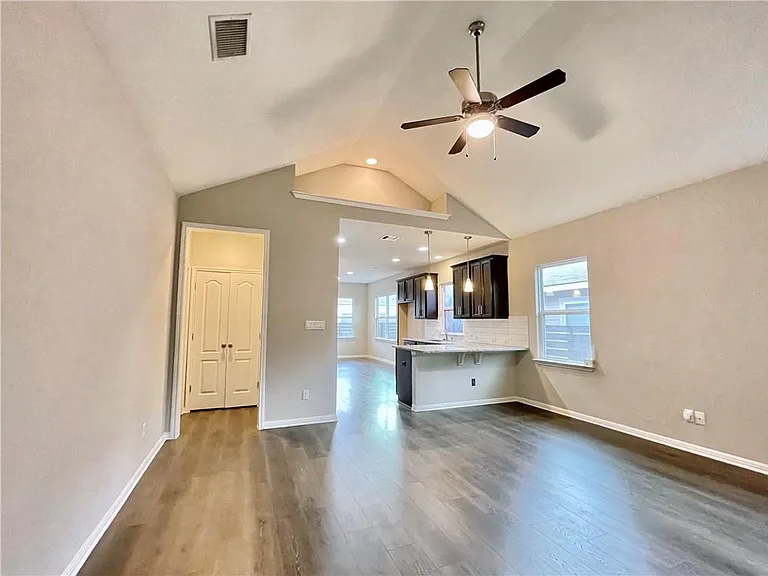 710 Coconut Grove St — Photo 6