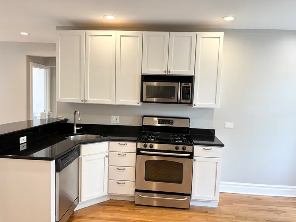 3853 N Kedvale Ave #2E, Chicago, IL 60641