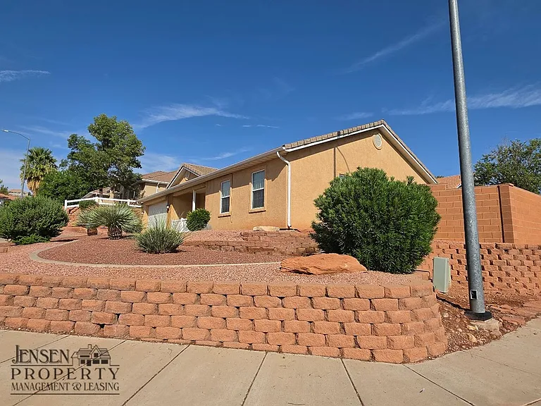 2055 E 180 South Cir — Photo 23