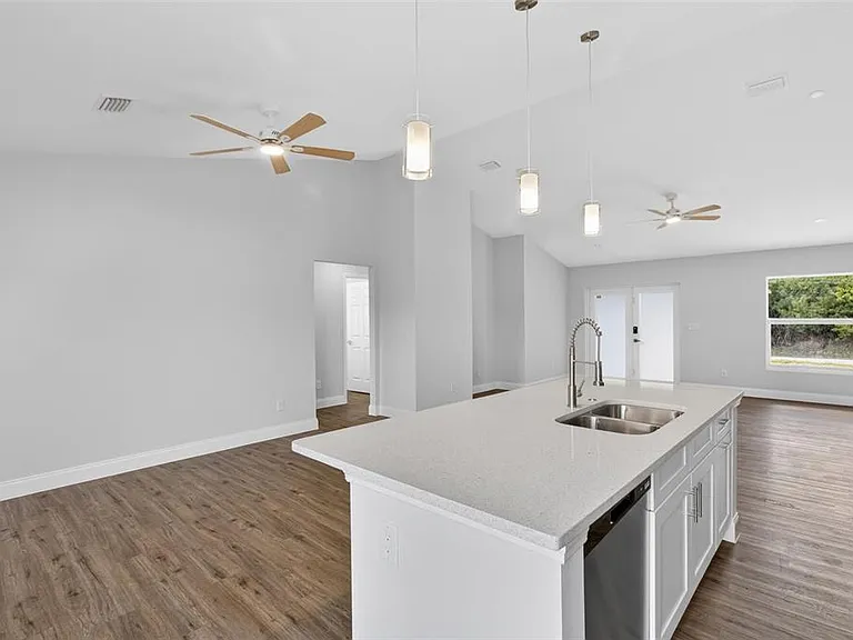 375 Denver Dr — Photo 12