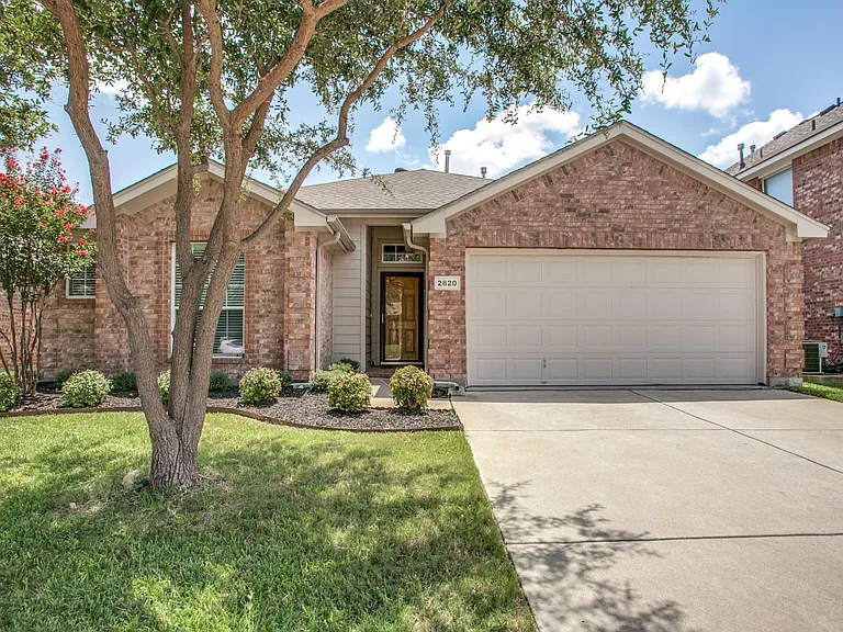 2820 Red Wolf Dr — Photo 5