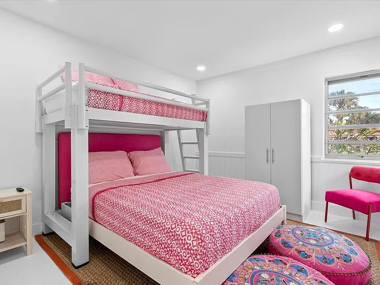 2412 N Lakeside Dr — Photo 15