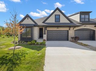 2020 Breckenridge Ct, Rochester, MI 48307