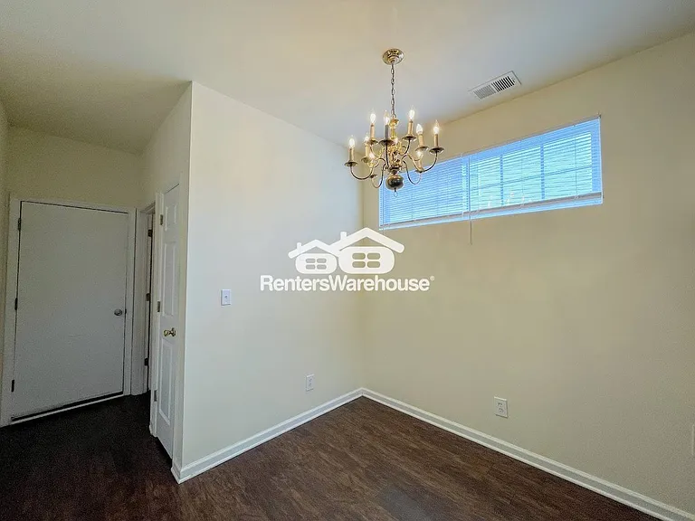 3711 Bay Cres — Photo 12