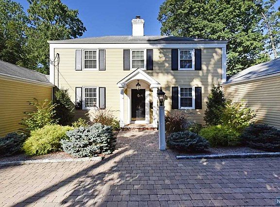 1638767_1