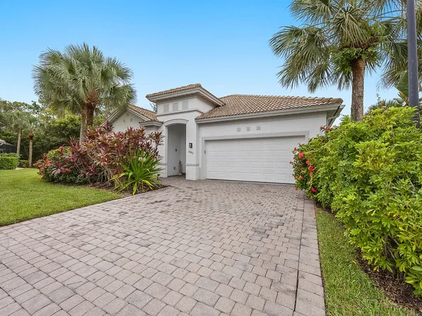 15493 Cadiz Ln, Naples, FL 34110