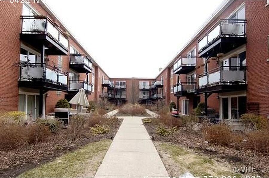 1st image of 6421 N Damen Ave APT 2W