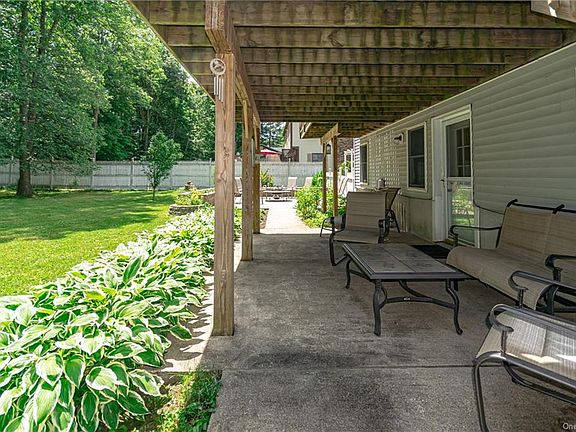 4th image of 12 Heather Ln