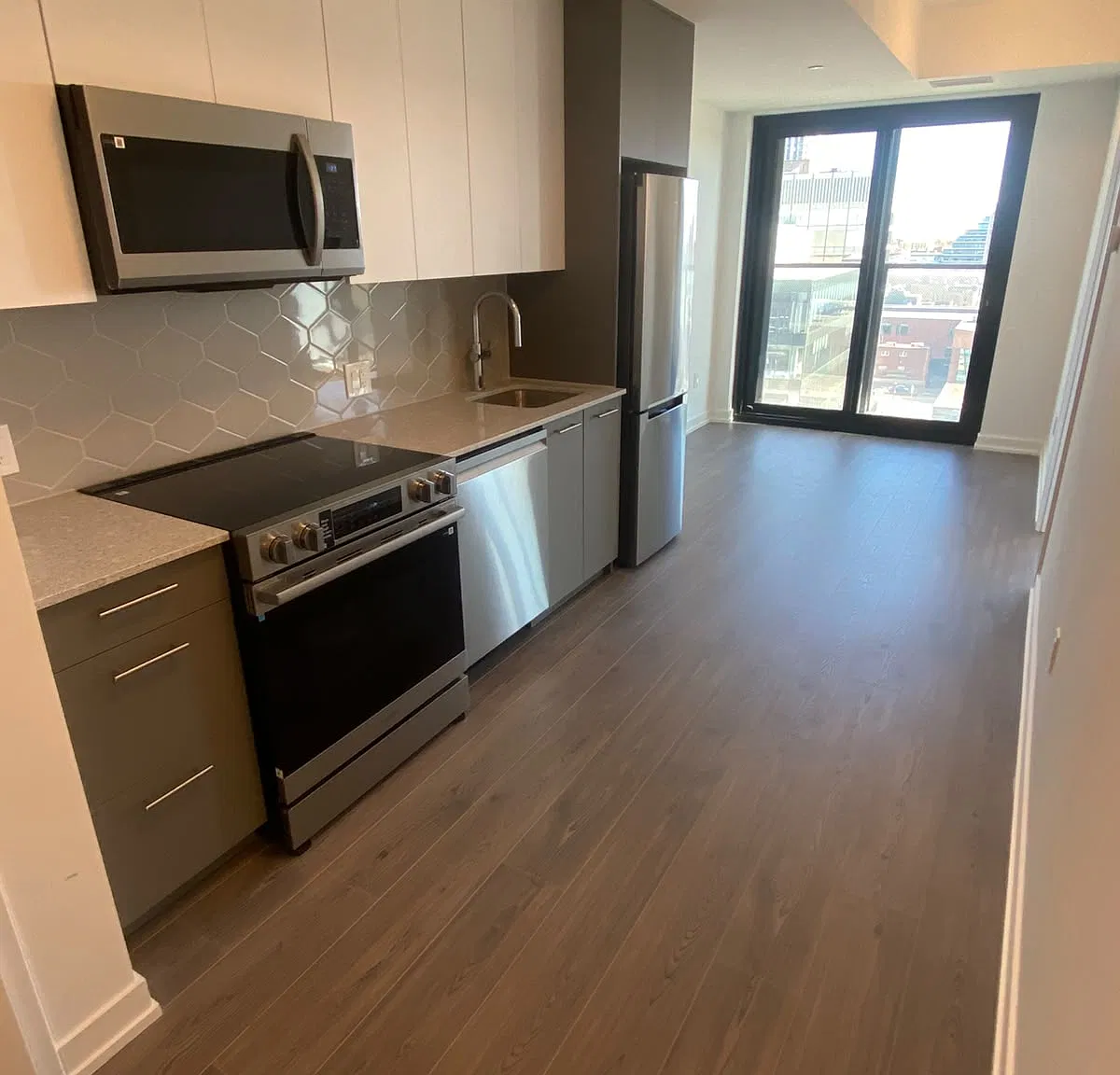 1 bed, 586 sqft, $1,800 — Photo 4
