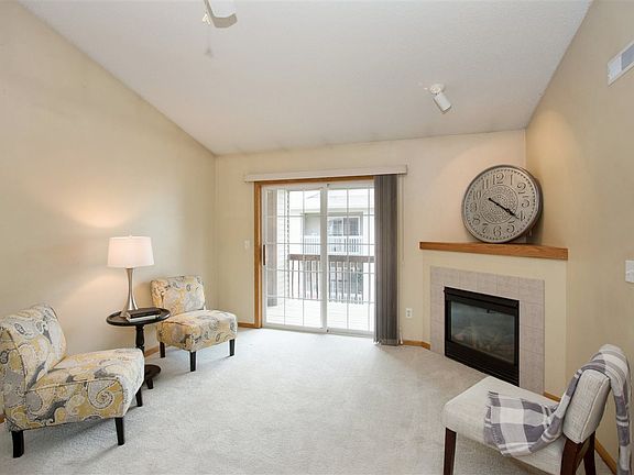 3rd image of 100 Cherry Ct APT 6