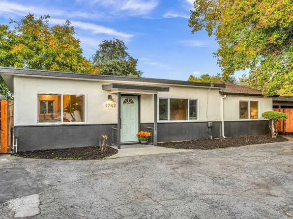 1742 E Street, Napa, CA 94559