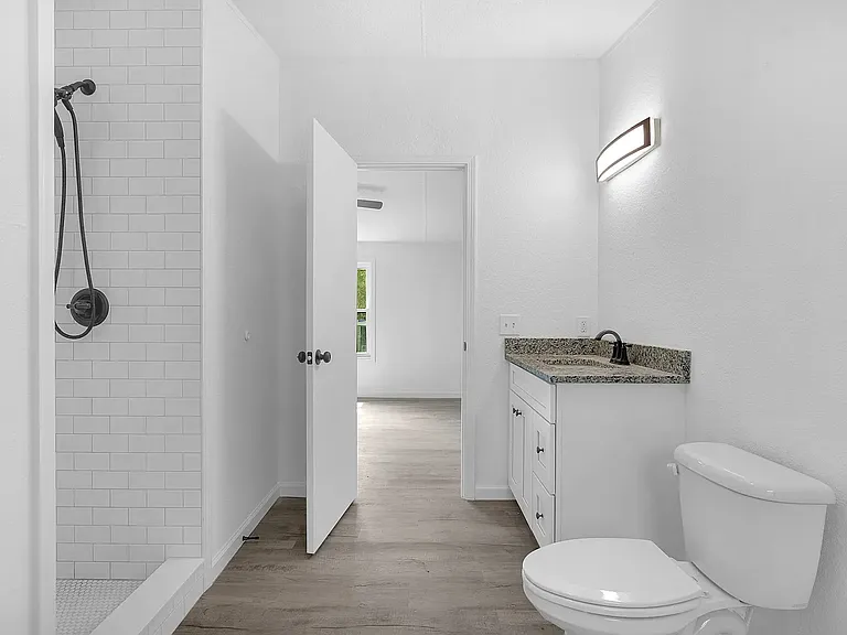 1412 Century Cir — Photo 4