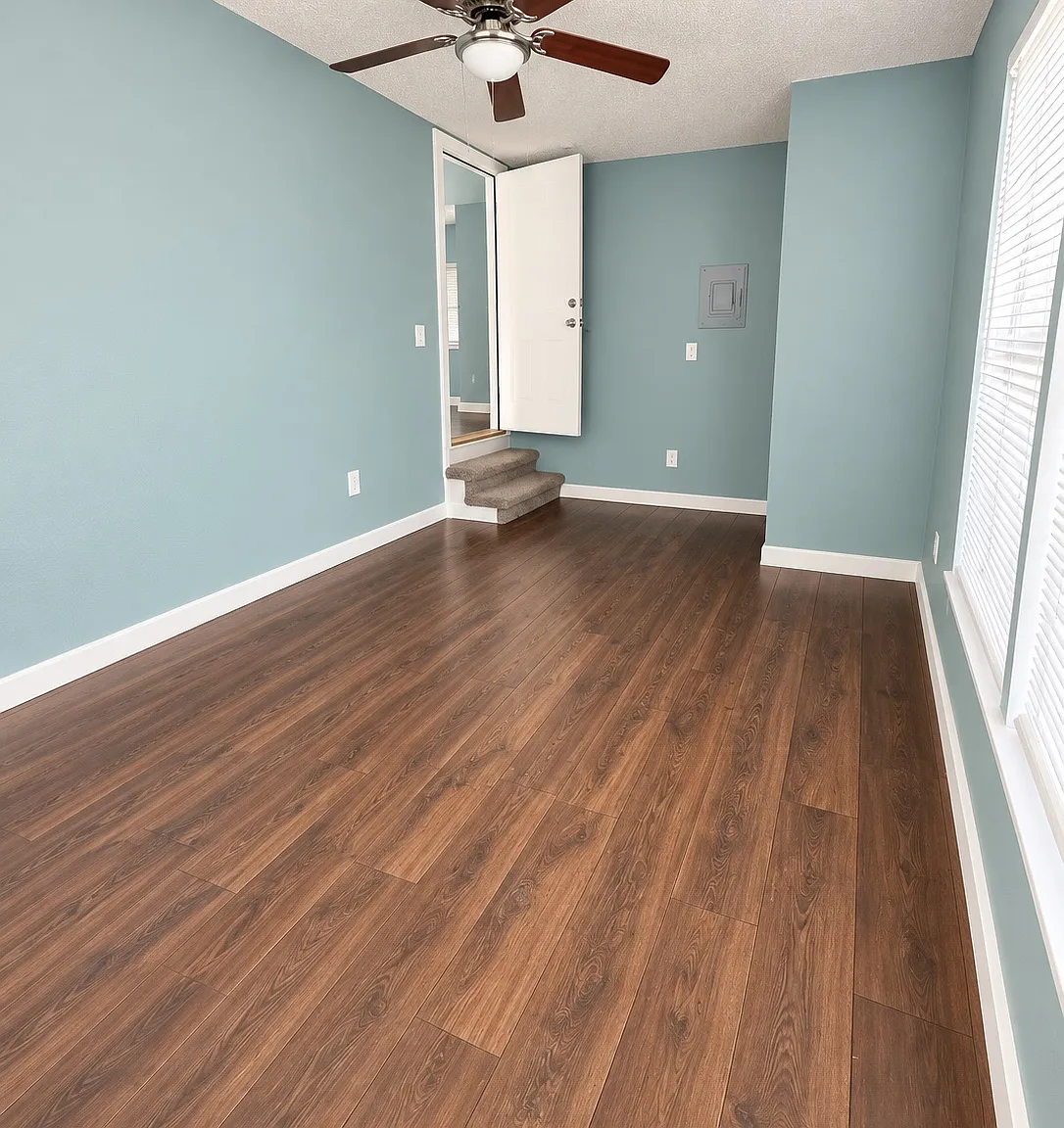 3 bed, 914 sqft, $1,300 — Photo 4