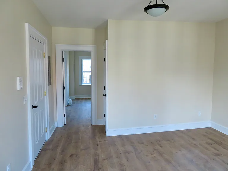 168 Lander St #3 — Photo 3