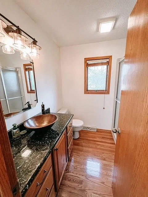 3 bed, 3013 sqft, $2,000 — Photo 2