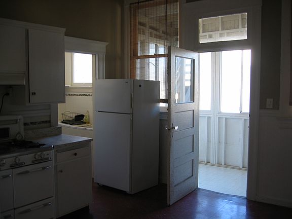 5th image of 2035-2041 Powell St #2037A