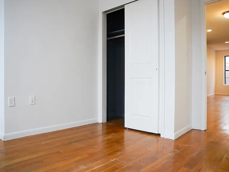 1035 Jefferson Ave #2 — Photo 6