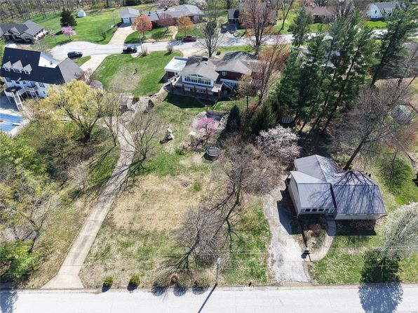 4921 Prospect Ave, Hannibal, MO 63401