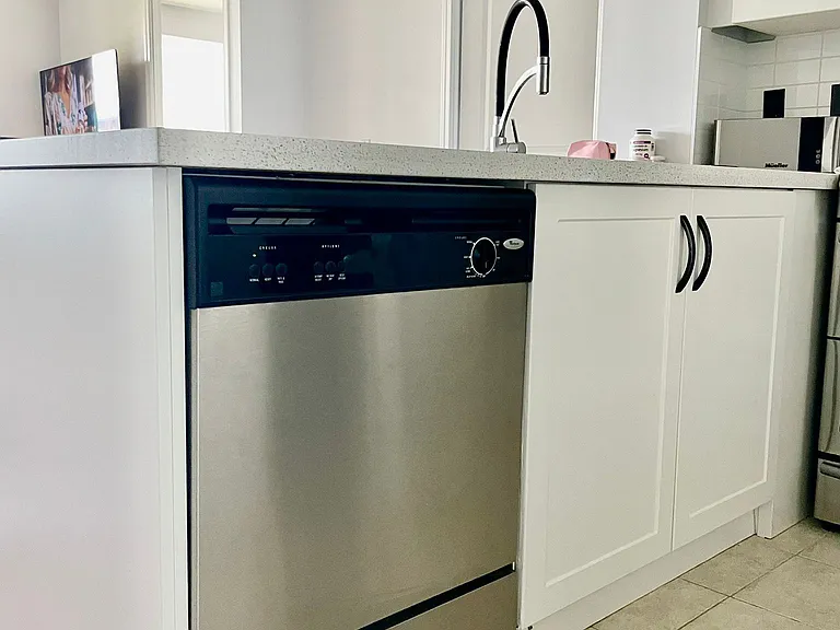 310 Red Maple Rd E #217 — Photo 7