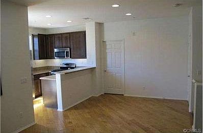 Breakfast Bar & Dining Area