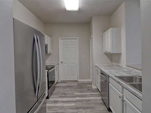 3rd image of 8509 Broken Willow Ct