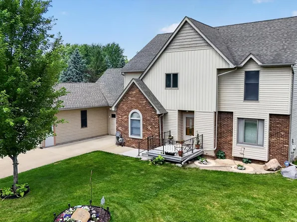 6888 Slawski Dr, Fowlerville, MI 48836
