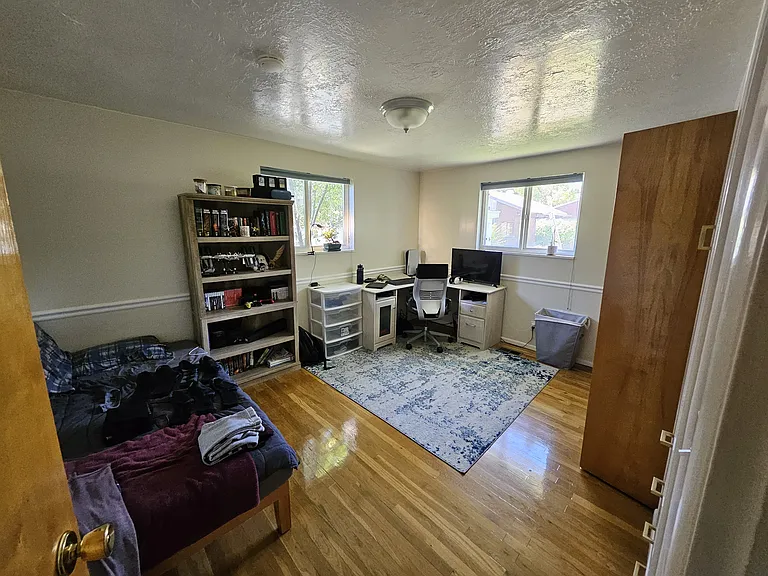 1230 E Manor Cir — Photo 4