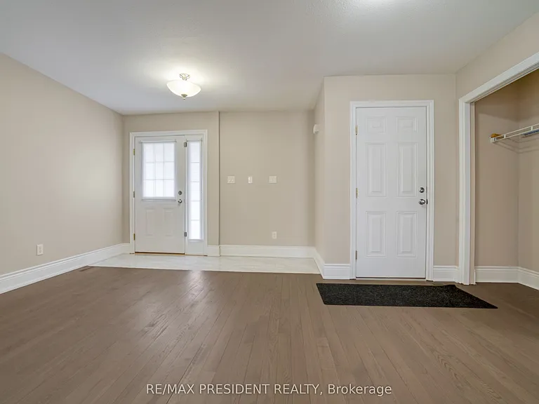 1565 Mickleborough Ct — Photo 4