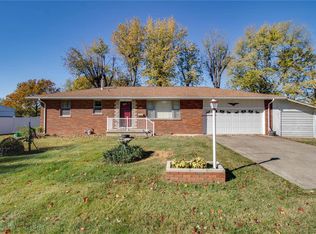 190 Edwards St, Cottage Hills, IL