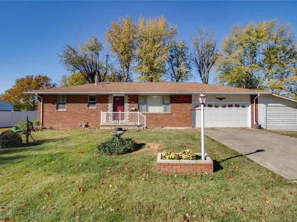 190 Edwards St, Cottage Hills, IL 62018
