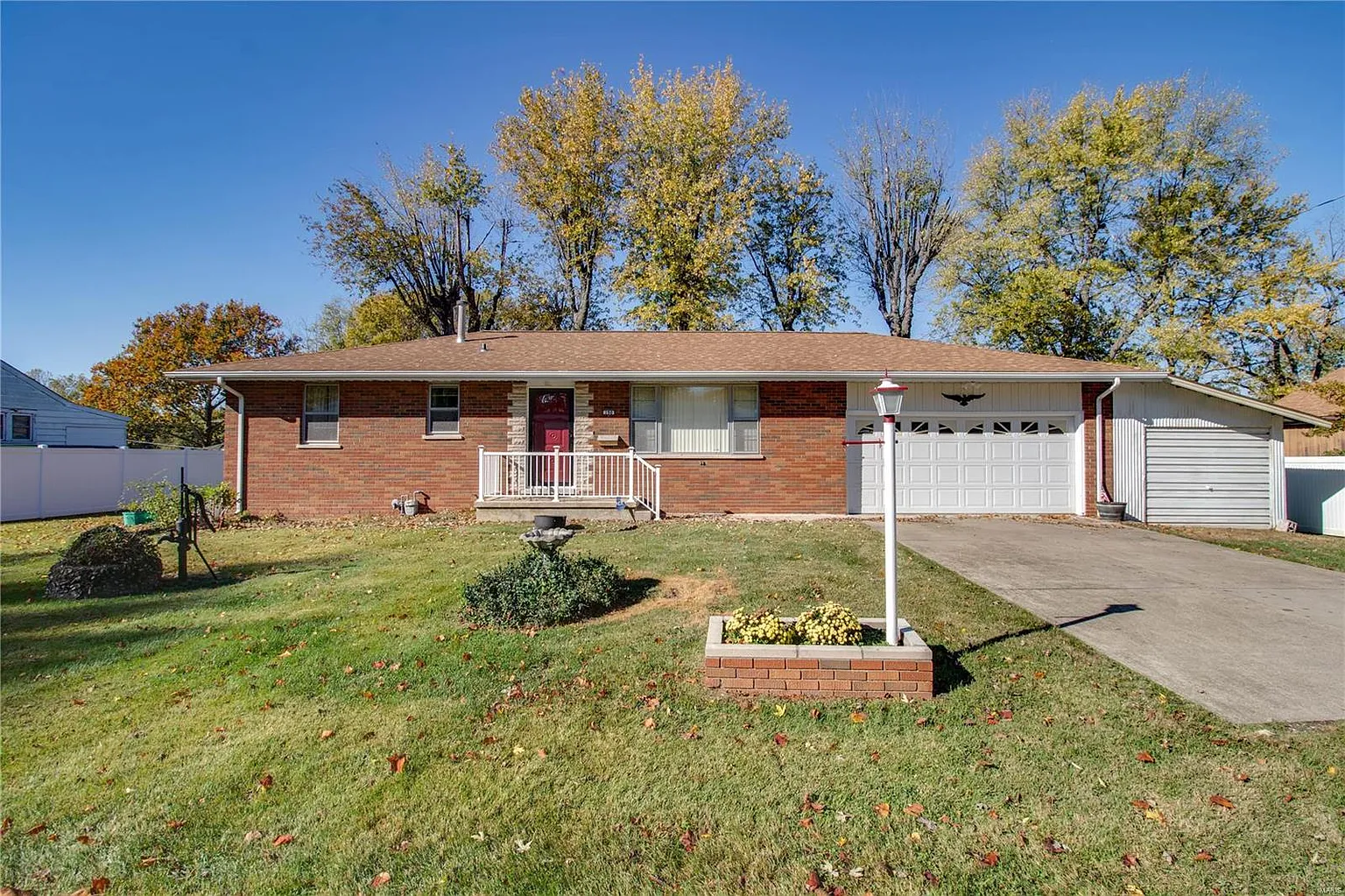 190 Edwards St photo 1