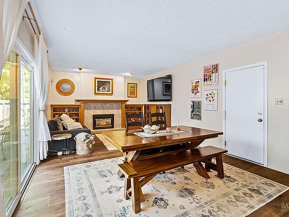 4th image of 2635 Canterbury Drive