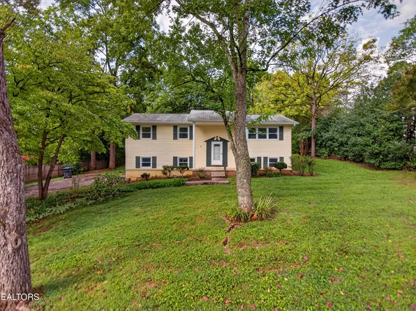 1213 April Dr, Knoxville, TN 37919