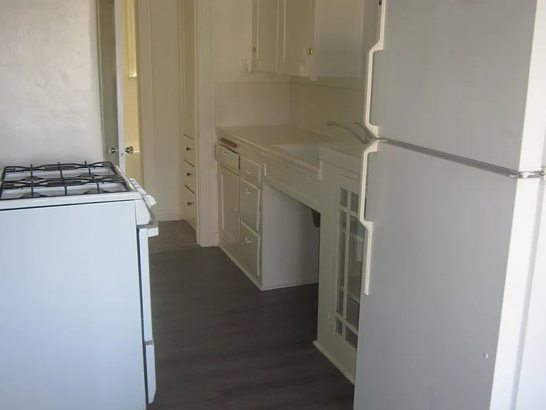 812 N Detroit St #812 — Photo 3
