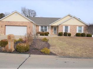 3409 Windsor Crossing Ct, Imperial, MO 63052