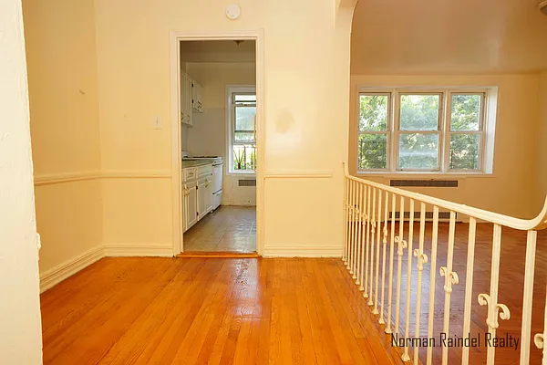 Rented by Norman Raindel, LREB | media 37