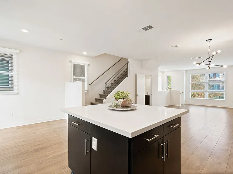 2700 E Chaucer St #14 — Photo 15