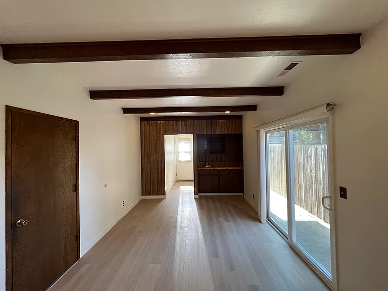 701 Bay St — Photo 14