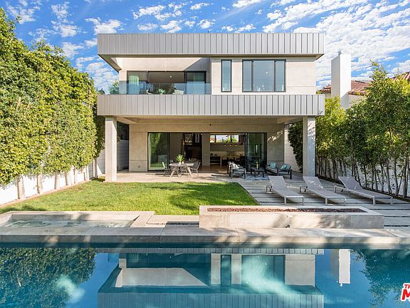 2nd image of 543 N Curson Ave