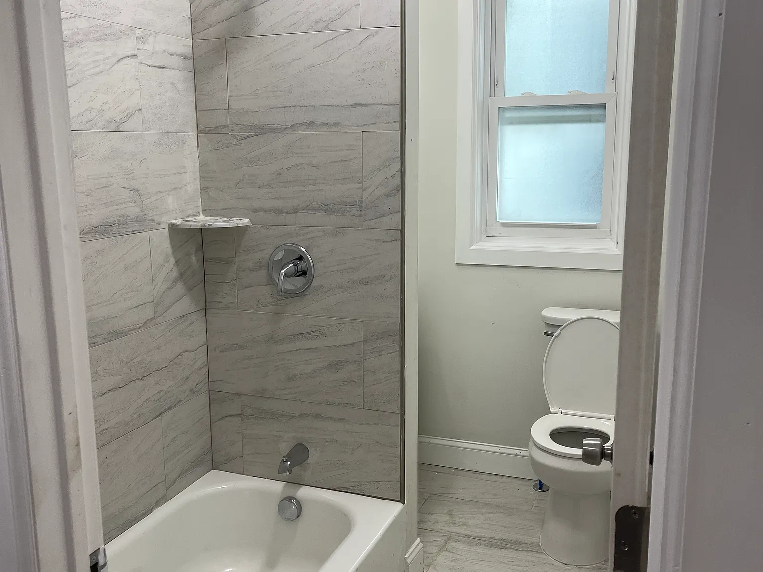 154 Johnson Ave — Photo 2