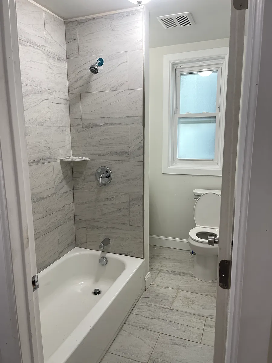 Building Photo - 154 Johnson Ave #1