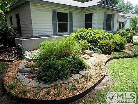 3rd image of 1606 Caldwell Dr