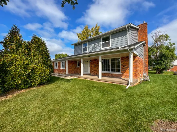 27220 Arden Park Cir, Farmington Hills, MI 48334