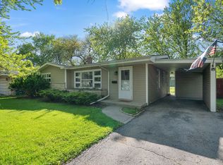 548 Iroquois Dr, Aurora, IL
